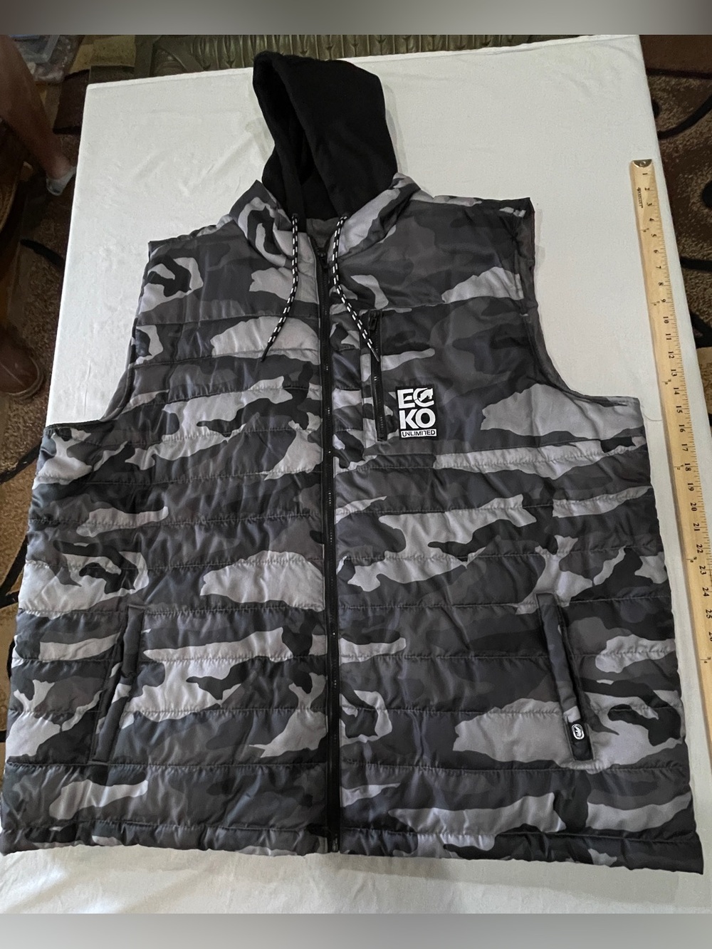 Ecko Unlimited Big Men’s 4x Black/Gray Camo Hooded Puffer Zipper Vest Y2K